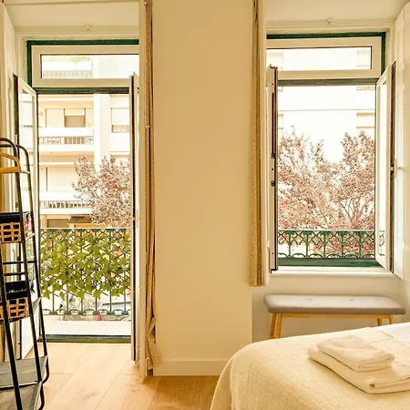 Principe Real - 3 Bedroom With Terrace *
