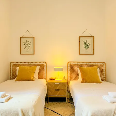 Principe Real - 3 Bedroom With Terrace * Lisbona