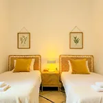 Principe Real - 2 Bedroom With Terrace * Lisboa