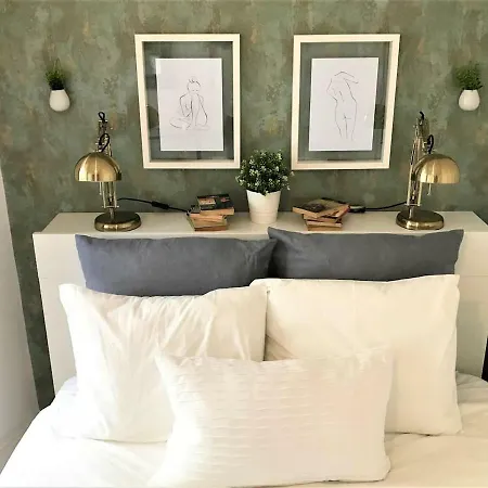 Principe Real - 2 Bedroom With Terrace Apartment Lisbon