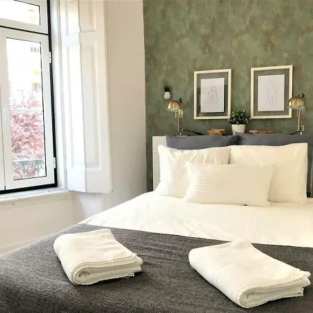 Principe Real - 2 Bedroom With Terrace * Лиссабон