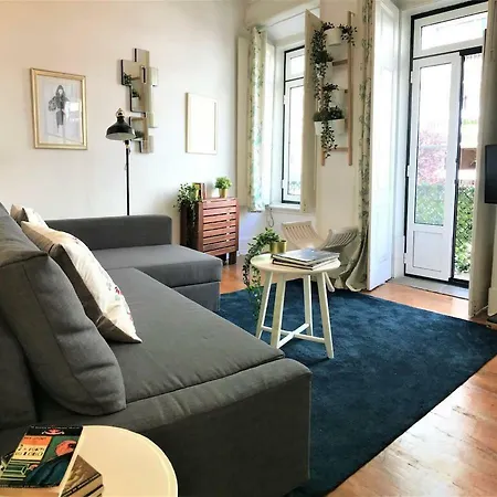 Principe Real - 2 Bedroom With Terrace Apartment